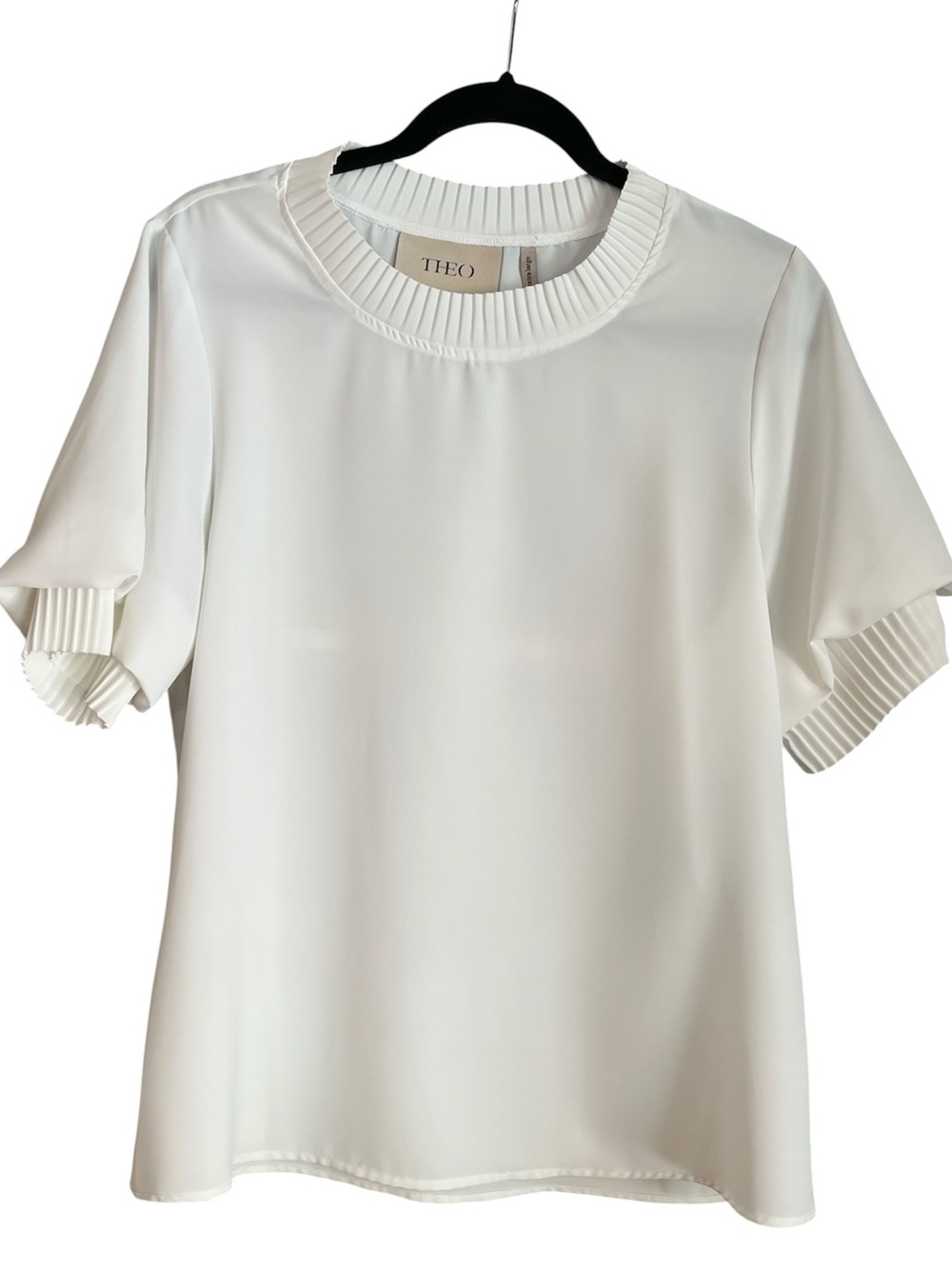 THEO Dione Short Sleeve Pleated Neck and Cuffs Size XL Top